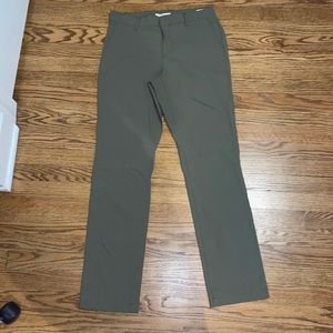 Men’s Green Tech Pants Size 29/32